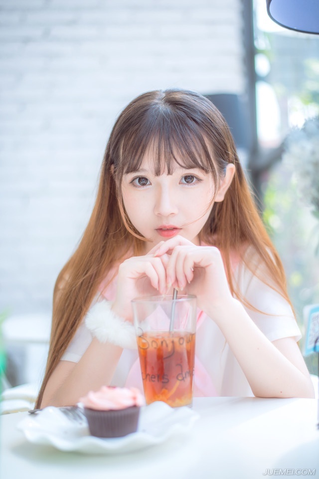 与此同时，已经回到荥阳的曹操，收到了刘备传来的消息，刘备要退兵了。